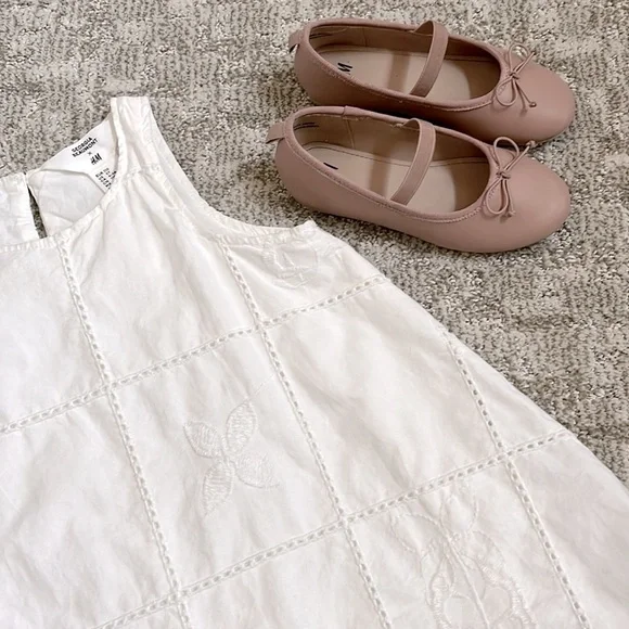 H&M x Georgia Beaumont Girls’ White Embroidered Cotton Dress/Beige Ballet Flats - Picture 3 of 14